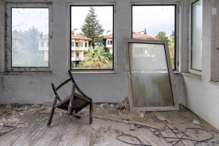 Does Renters Insurance Cover Broken Windows? Who Pays for the Damage