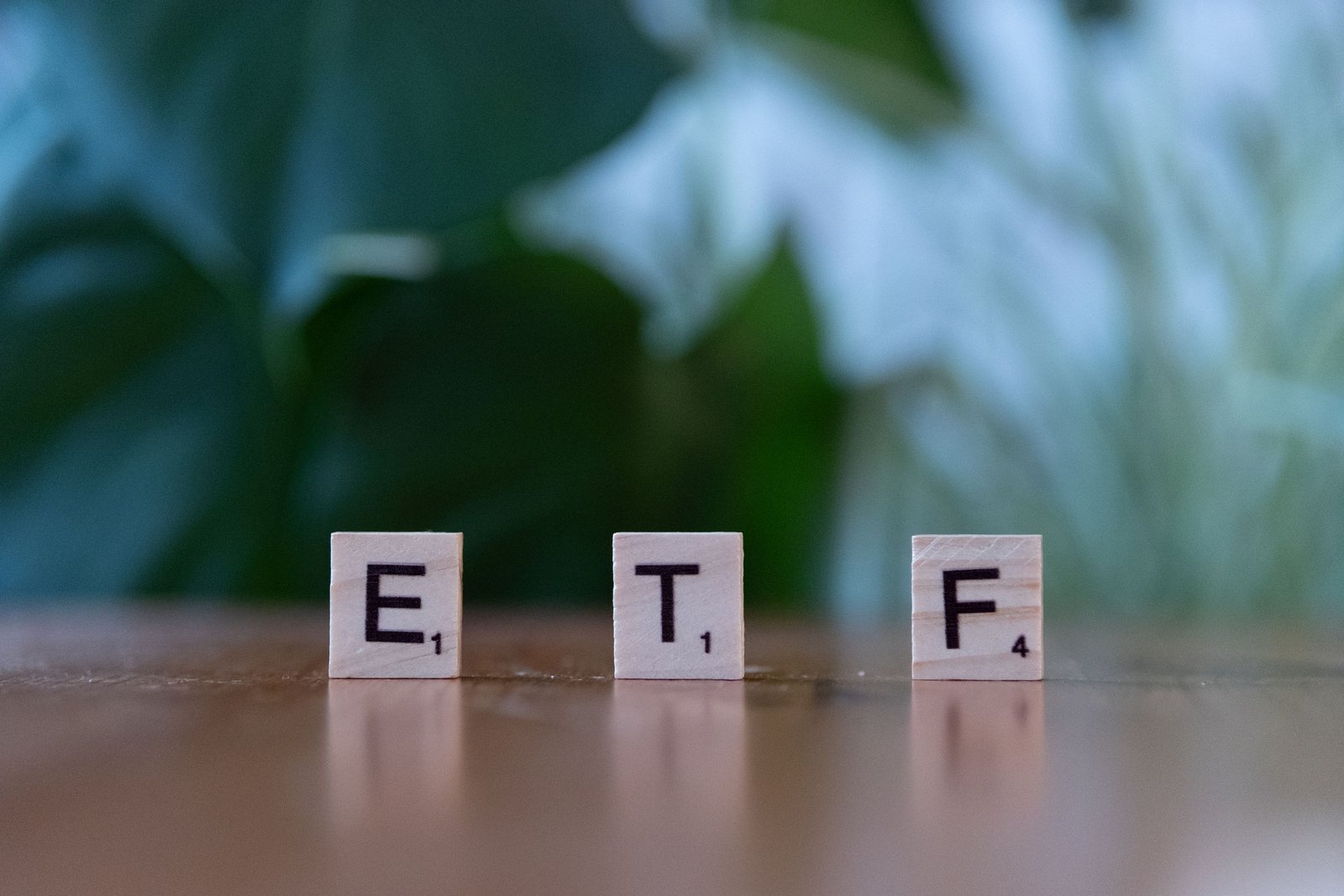 Bond Ladder ETF: How It Works, Benefits, Risks, and Examples