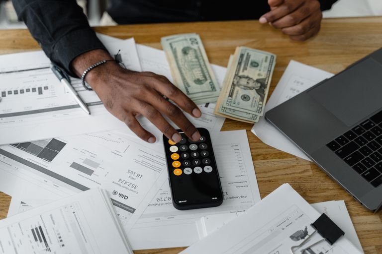 How to Calculate Liquid Net Worth: Formula and Examples