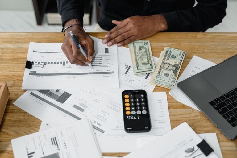 How to Calculate Tangible Net Worth: Formula and Examples