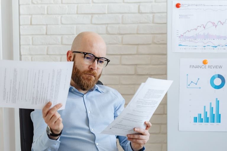 Do Index Funds Pay Dividends? How Payments and Reinvestment Work