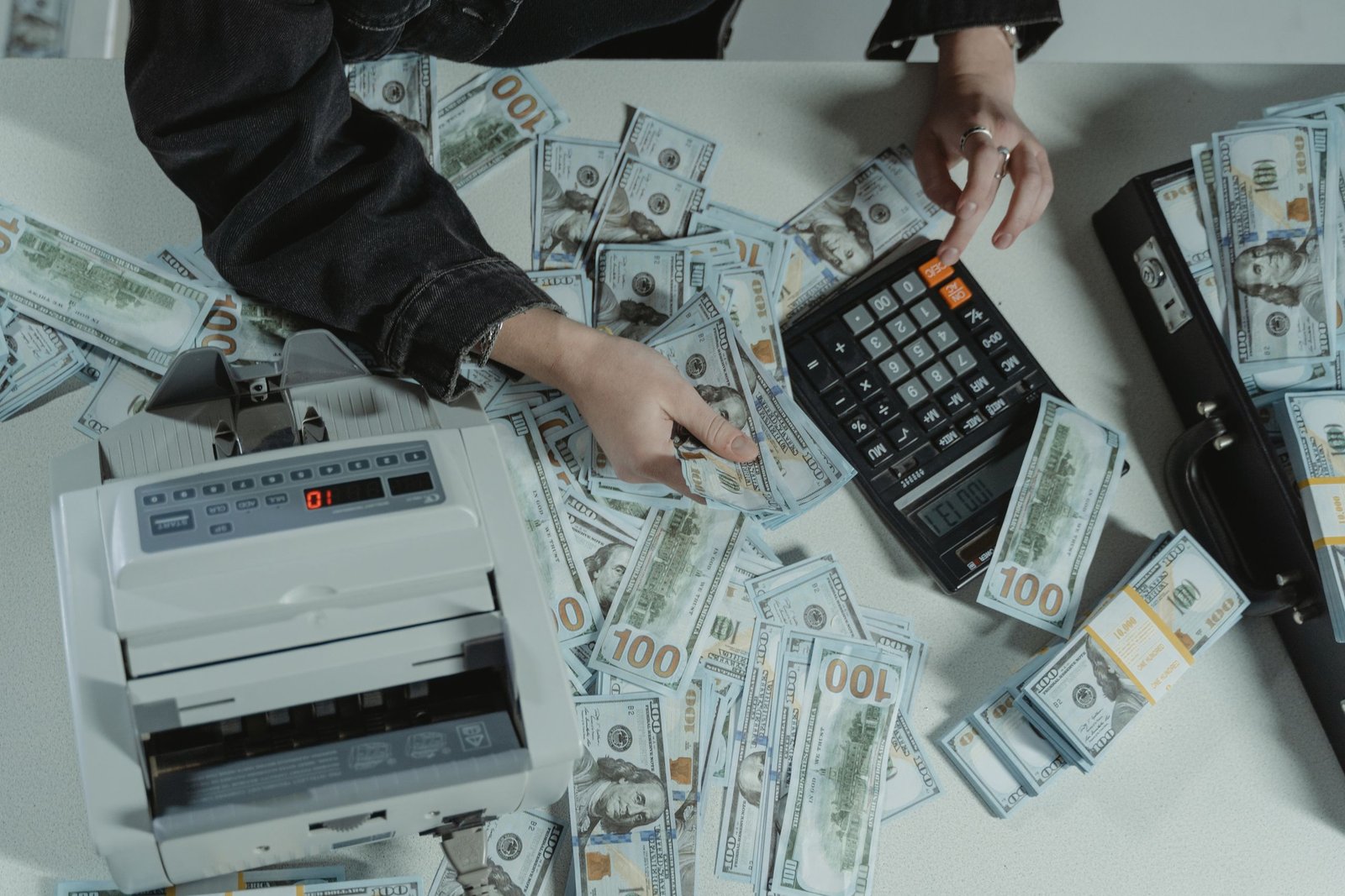 How to Calculate CD Interest: Formula, Examples, and Earnings Guide