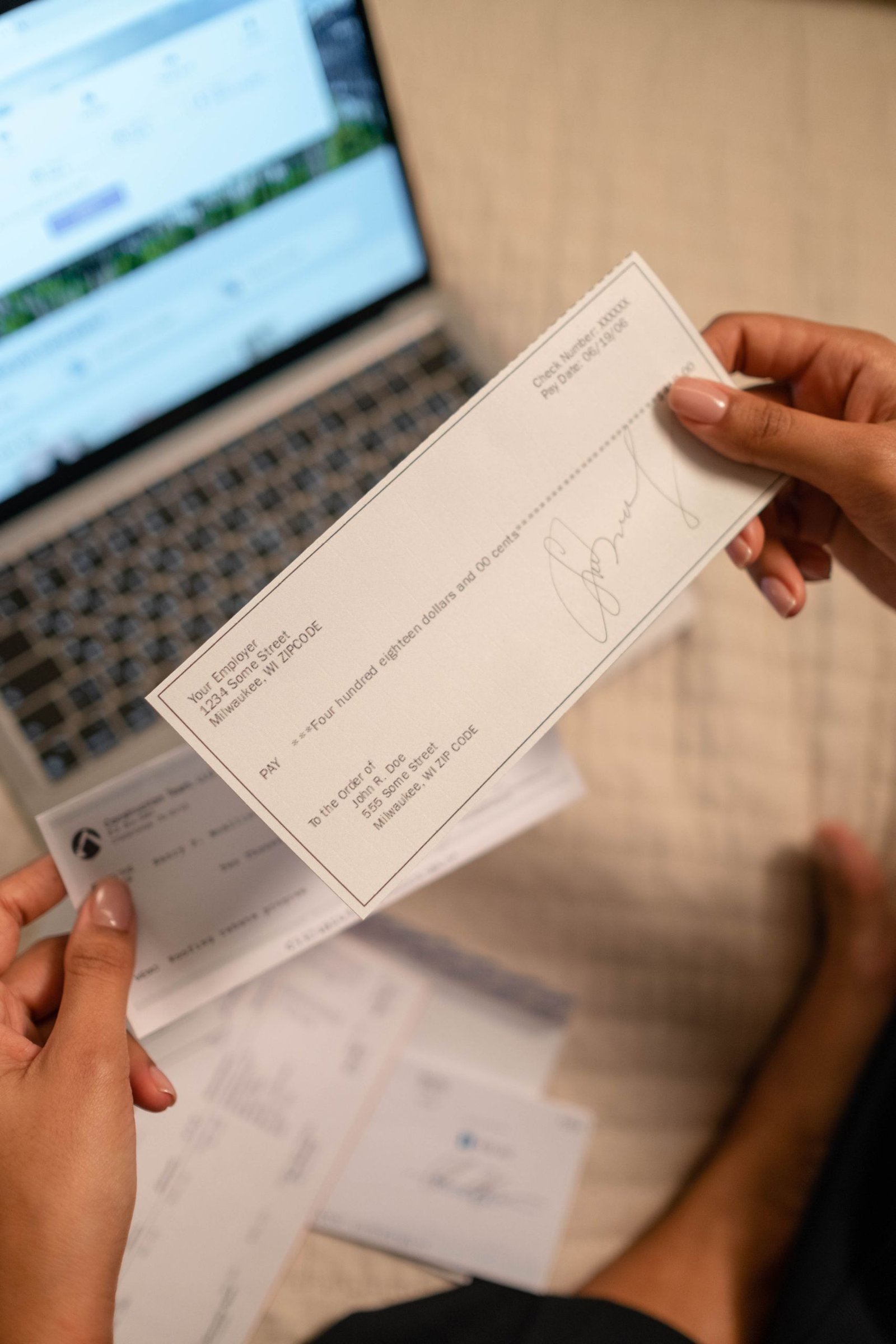 Cashier’s Check vs. Money Order: Which Should You Use?