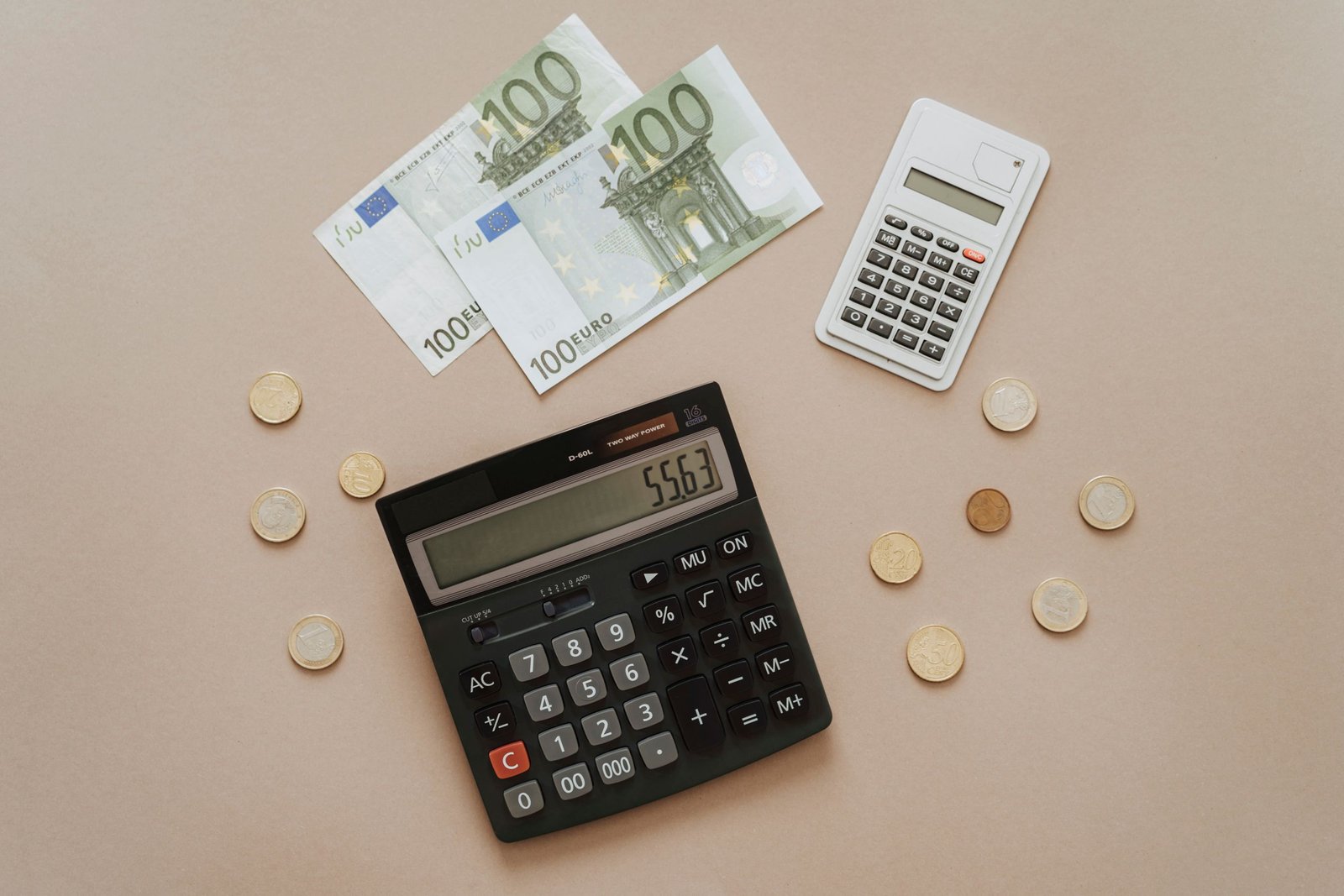 Compound Interest vs. Simple Interest: Key Differences and Examples