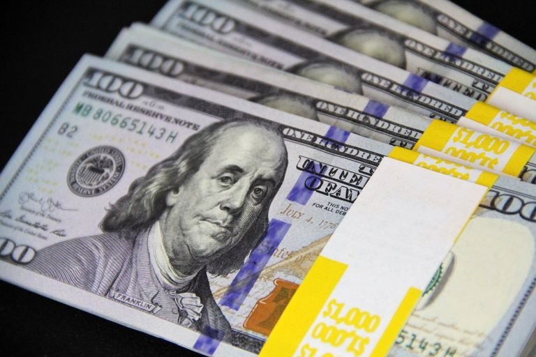 EE vs. I Bonds: Which Savings Bond Is Better in 2026?