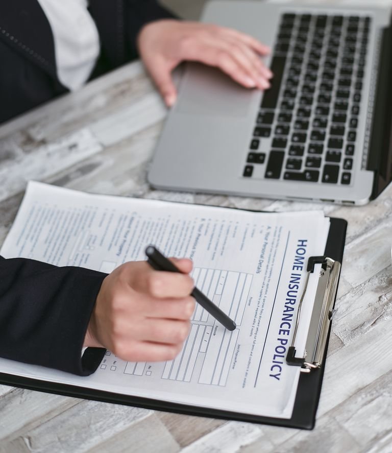 Homeowners Insurance vs Home Warranty: Key Differences