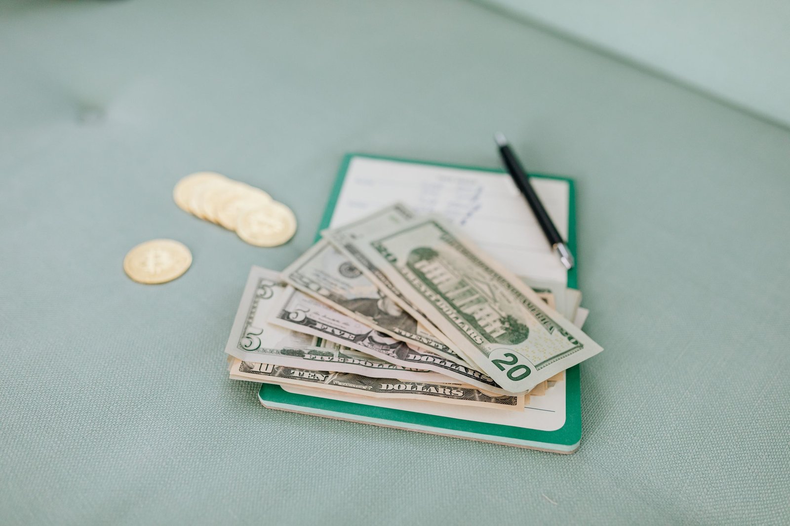 How Much Should I Keep in Savings? A Practical Guide