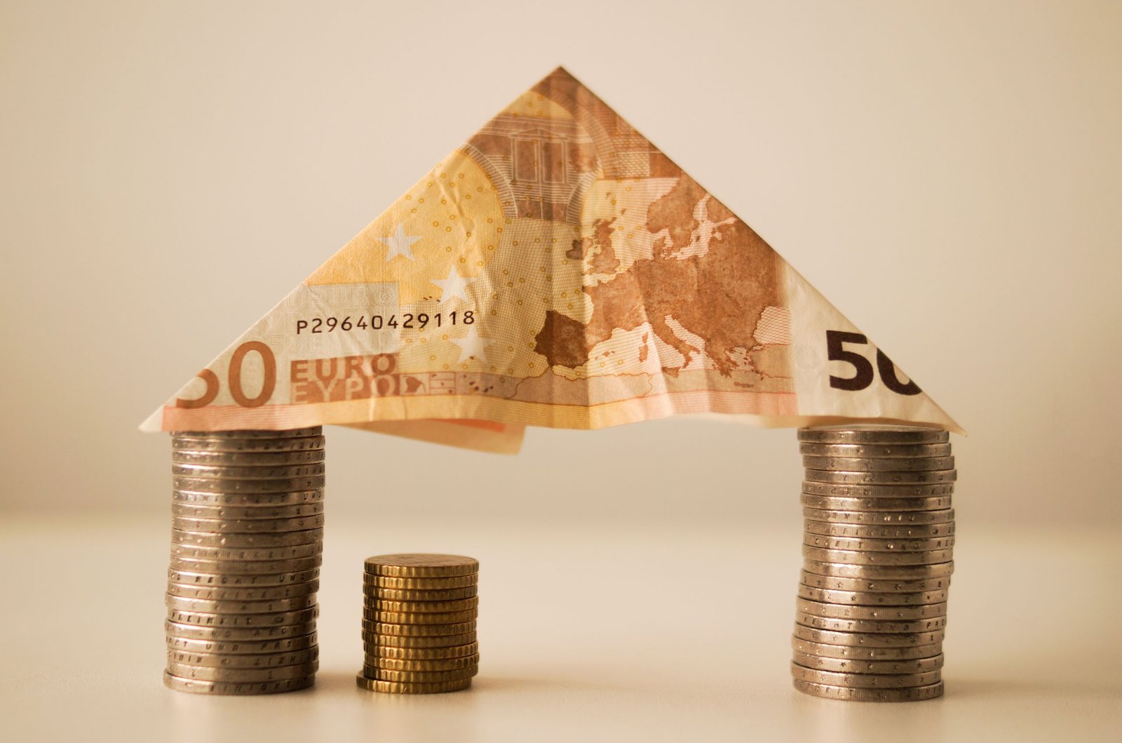 How Much Umbrella Insurance Do I Need? A Practical Coverage Guide