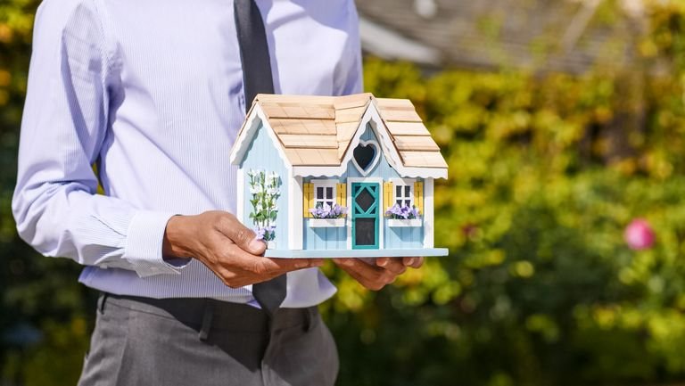 Mortgage Insurance vs Homeowners Insurance: What’s the Difference?