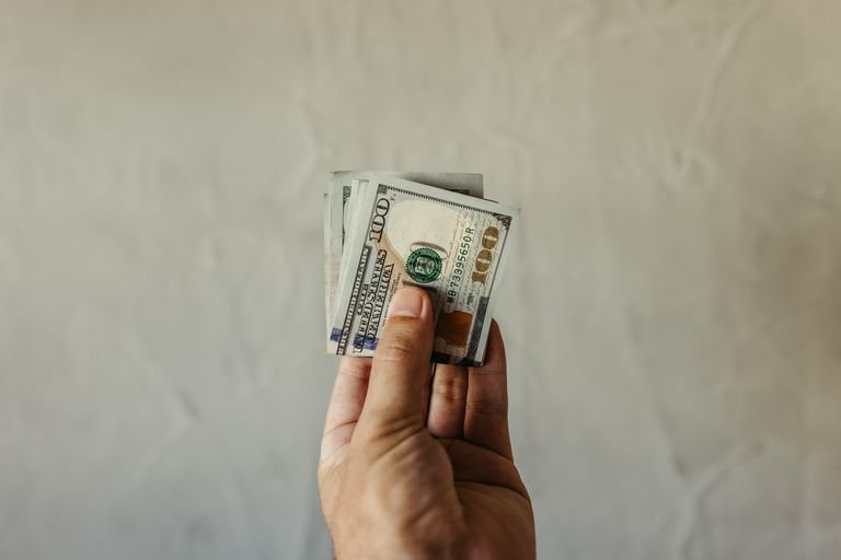 Points vs Cash Back: Which Credit Card Reward Is Better?