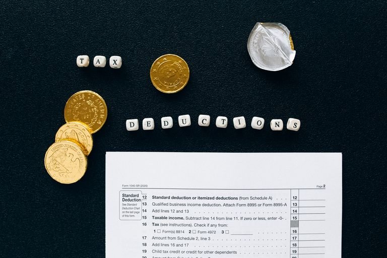 Standard Deduction vs. Itemized Deduction: Which Should You Choose?