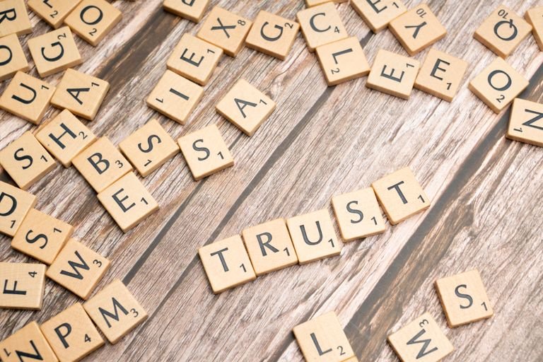 Trustee vs. Beneficiary: Roles, Rights and Key Differences