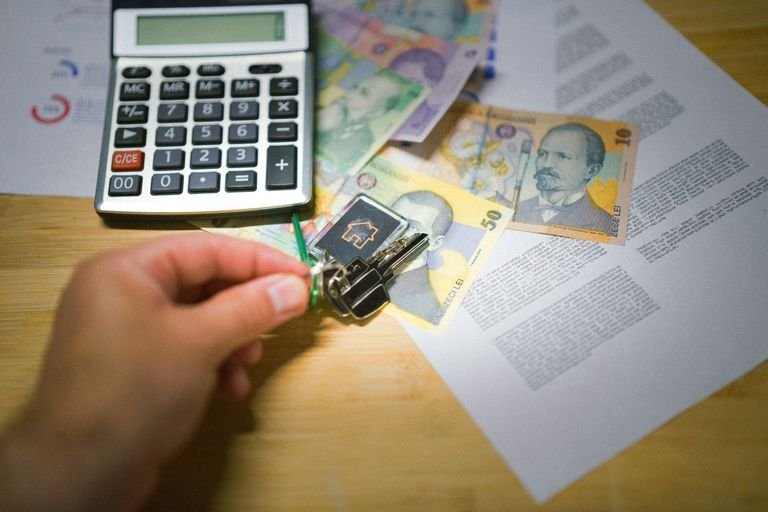 Loan Estimate vs. Closing Disclosure: Costs, Timing, and Key Differences